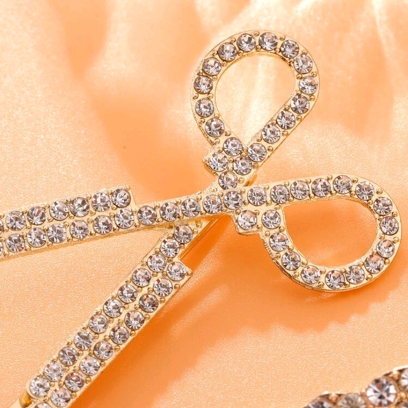 🍉3/$20 Rhinestone Scissors & Comb Hair Clips - Picture 3 of 3